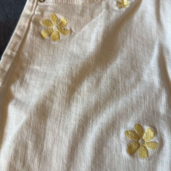 DL 1961 Girls Jenny Milk Daisy Mini Skirt. 5 Pocket Style.
Size 16. - Picture 2 of 13